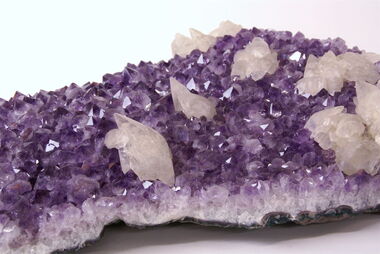 Amethyst mit Calcit